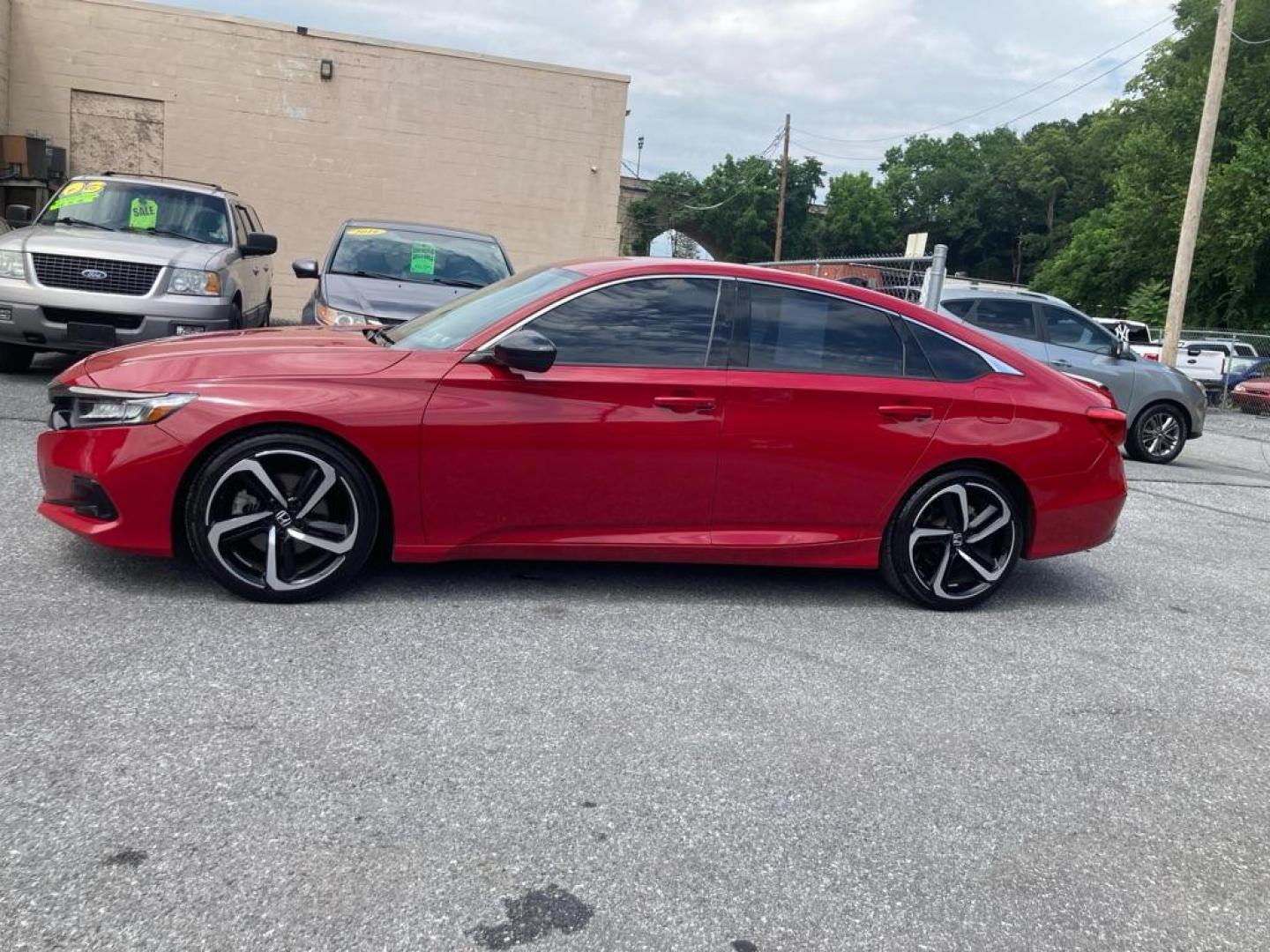 2021 RED HONDA ACCORD SPORT SE (1HGCV1F48MA) with an 1.5L engine, Automatic transmission, located at 7981 Paxton Street, Harrisburg, PA, 17111, (717) 561-2926, 40.261490, -76.749229 - WE FINANCE!!! Good Credit/ Bad Credit/ No Credit - ALL Trade-Ins Welcomed!!! ***Guaranteed Credit Approval*** APPLY ONLINE or CALL us TODAY ;) Internet Prices and Marketplace Prices are SPECIAL discounted ***CASH DEALS*** Retail Prices are higher. Please call us to discuss your cash and finan - Photo#6