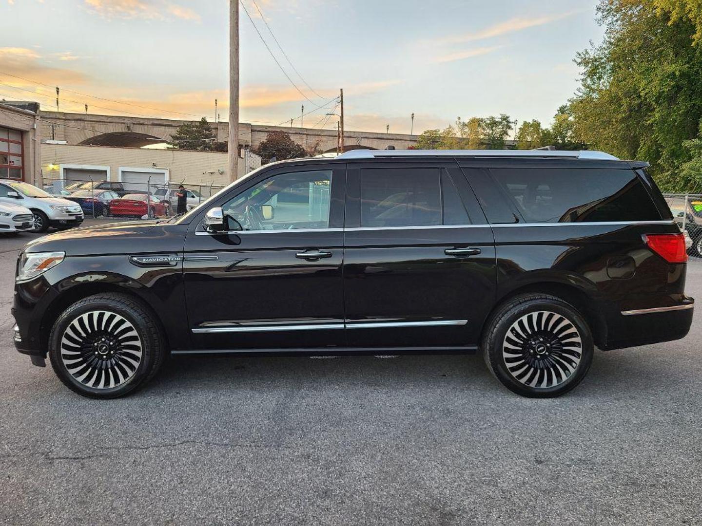 2021 BLACK LINCOLN NAVIGATOR L BLACK LABEL (5LMJJ3TT5ME) with an 3.5L engine, Automatic transmission, located at 7981 Paxton Street, Harrisburg, PA, 17111, (717) 561-2926, 40.261490, -76.749229 - WE FINANCE!!! Good Credit/ Bad Credit/ No Credit - ALL Trade-Ins Welcomed!!! ***Guaranteed Credit Approval*** APPLY ONLINE or CALL us TODAY ;) Please call us to discuss your cash and financing options. - Photo#1