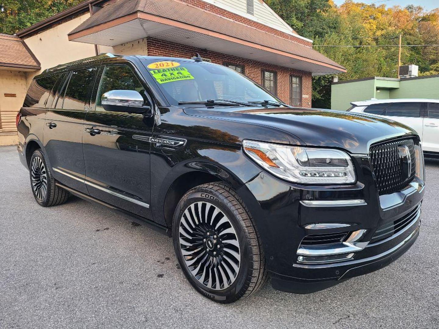 2021 BLACK LINCOLN NAVIGATOR L BLACK LABEL (5LMJJ3TT5ME) with an 3.5L engine, Automatic transmission, located at 7981 Paxton Street, Harrisburg, PA, 17111, (717) 561-2926, 40.261490, -76.749229 - WE FINANCE!!! Good Credit/ Bad Credit/ No Credit - ALL Trade-Ins Welcomed!!! ***Guaranteed Credit Approval*** APPLY ONLINE or CALL us TODAY ;) Please call us to discuss your cash and financing options. - Photo#6