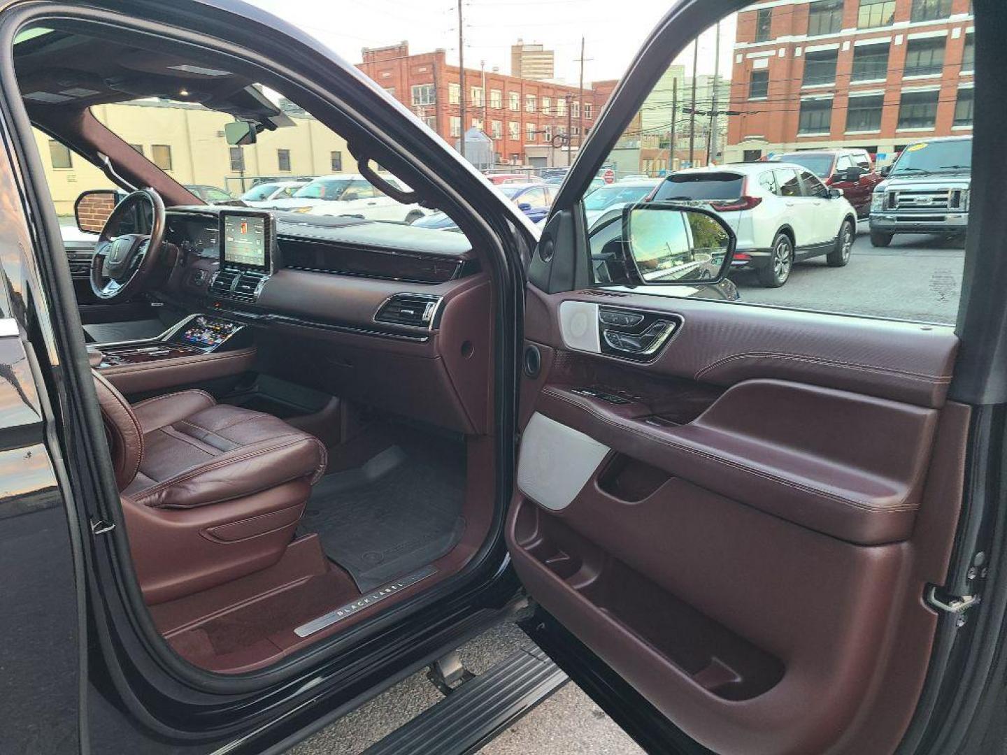 2021 BLACK LINCOLN NAVIGATOR L BLACK LABEL (5LMJJ3TT5ME) with an 3.5L engine, Automatic transmission, located at 7981 Paxton Street, Harrisburg, PA, 17111, (717) 561-2926, 40.261490, -76.749229 - WE FINANCE!!! Good Credit/ Bad Credit/ No Credit - ALL Trade-Ins Welcomed!!! ***Guaranteed Credit Approval*** APPLY ONLINE or CALL us TODAY ;) Please call us to discuss your cash and financing options. - Photo#9