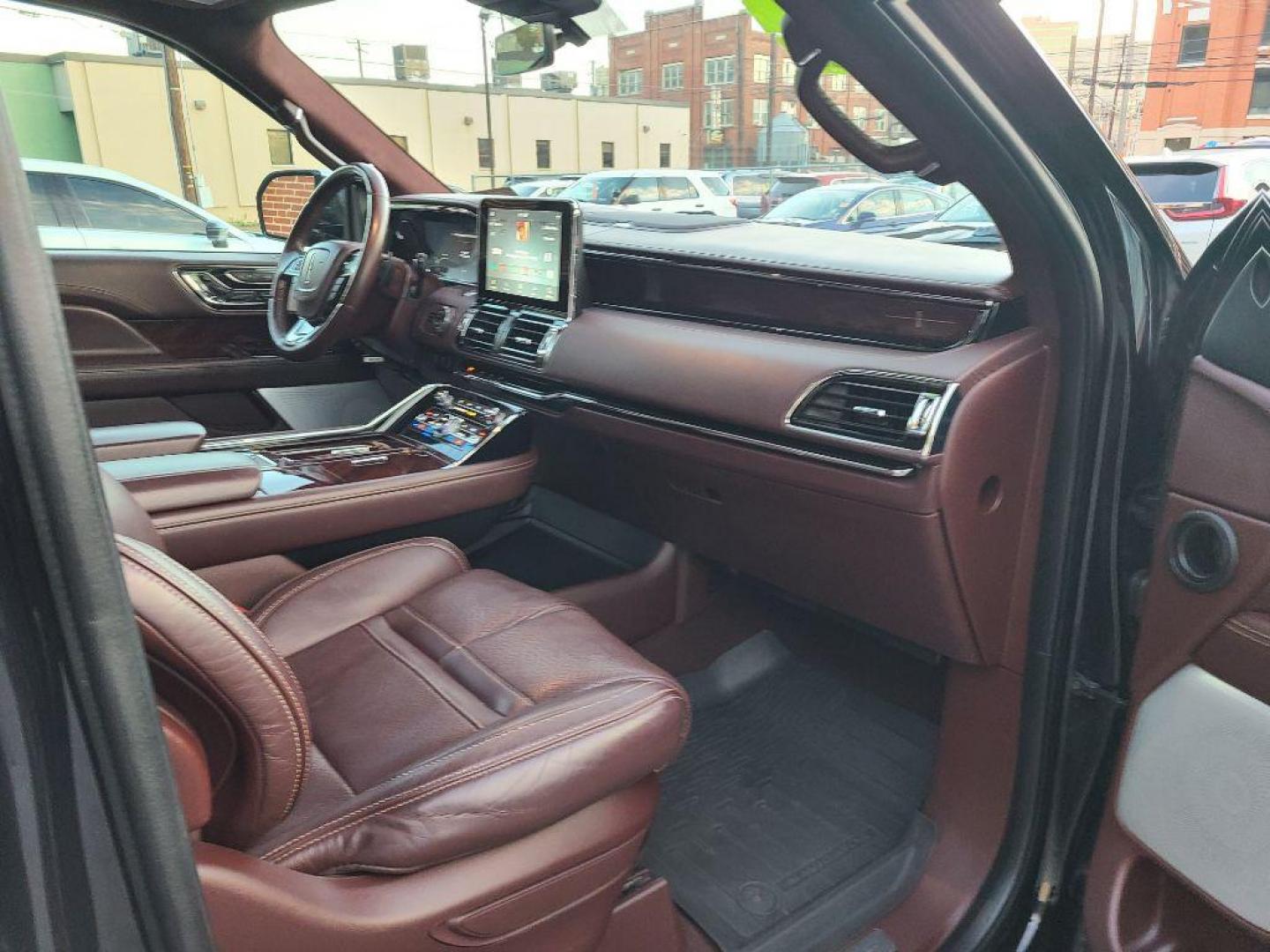 2021 BLACK LINCOLN NAVIGATOR L BLACK LABEL (5LMJJ3TT5ME) with an 3.5L engine, Automatic transmission, located at 7981 Paxton Street, Harrisburg, PA, 17111, (717) 561-2926, 40.261490, -76.749229 - WE FINANCE!!! Good Credit/ Bad Credit/ No Credit - ALL Trade-Ins Welcomed!!! ***Guaranteed Credit Approval*** APPLY ONLINE or CALL us TODAY ;) Please call us to discuss your cash and financing options. - Photo#10
