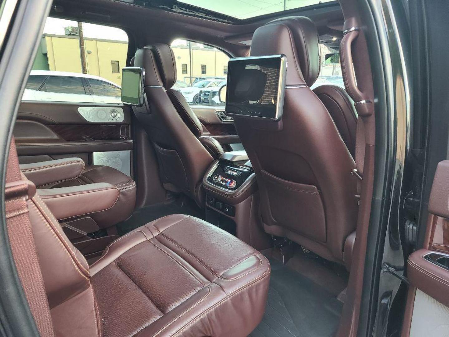 2021 BLACK LINCOLN NAVIGATOR L BLACK LABEL (5LMJJ3TT5ME) with an 3.5L engine, Automatic transmission, located at 7981 Paxton Street, Harrisburg, PA, 17111, (717) 561-2926, 40.261490, -76.749229 - WE FINANCE!!! Good Credit/ Bad Credit/ No Credit - ALL Trade-Ins Welcomed!!! ***Guaranteed Credit Approval*** APPLY ONLINE or CALL us TODAY ;) Please call us to discuss your cash and financing options. - Photo#16