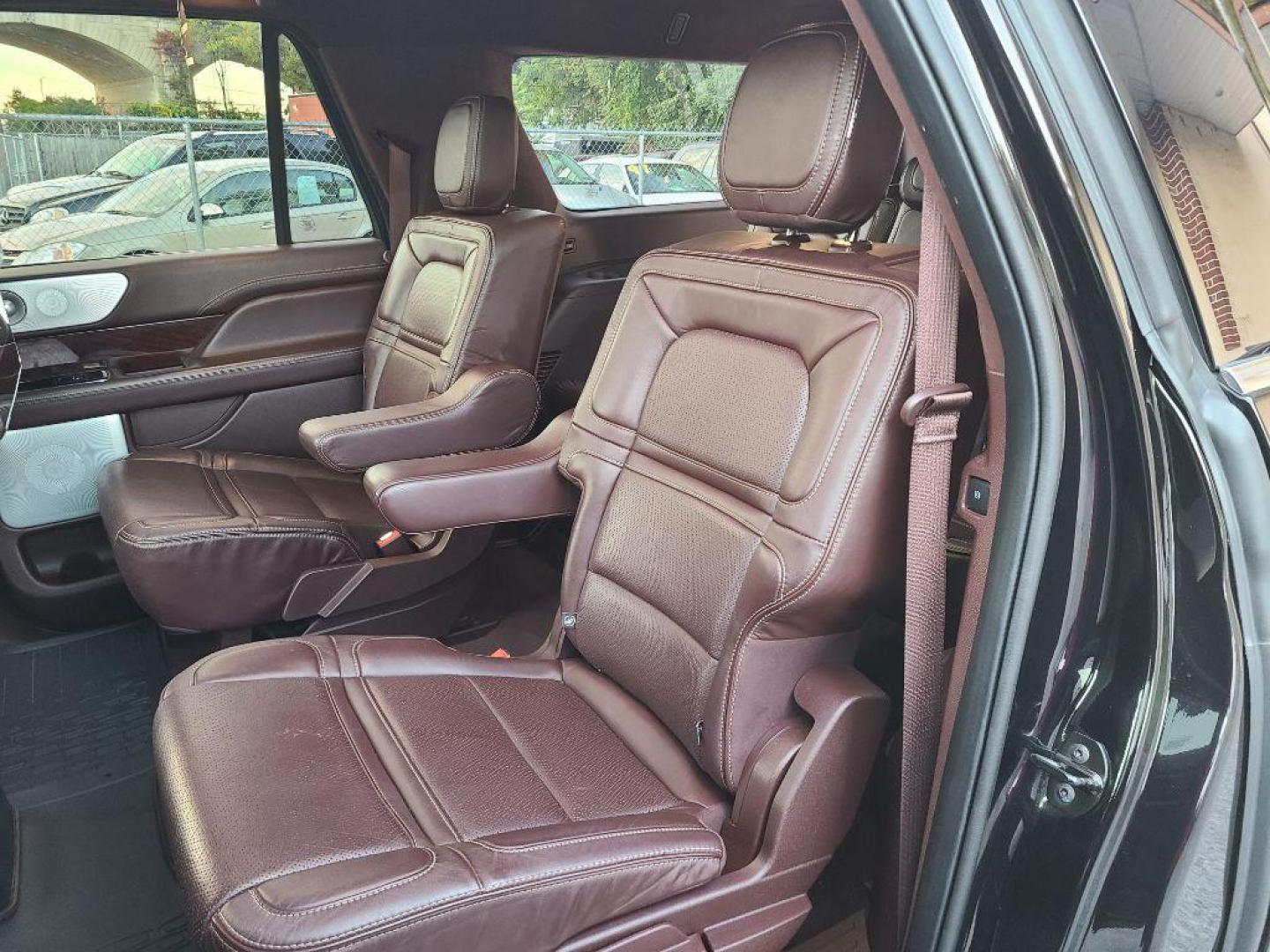 2021 BLACK LINCOLN NAVIGATOR L BLACK LABEL (5LMJJ3TT5ME) with an 3.5L engine, Automatic transmission, located at 7981 Paxton Street, Harrisburg, PA, 17111, (717) 561-2926, 40.261490, -76.749229 - WE FINANCE!!! Good Credit/ Bad Credit/ No Credit - ALL Trade-Ins Welcomed!!! ***Guaranteed Credit Approval*** APPLY ONLINE or CALL us TODAY ;) Please call us to discuss your cash and financing options. - Photo#23