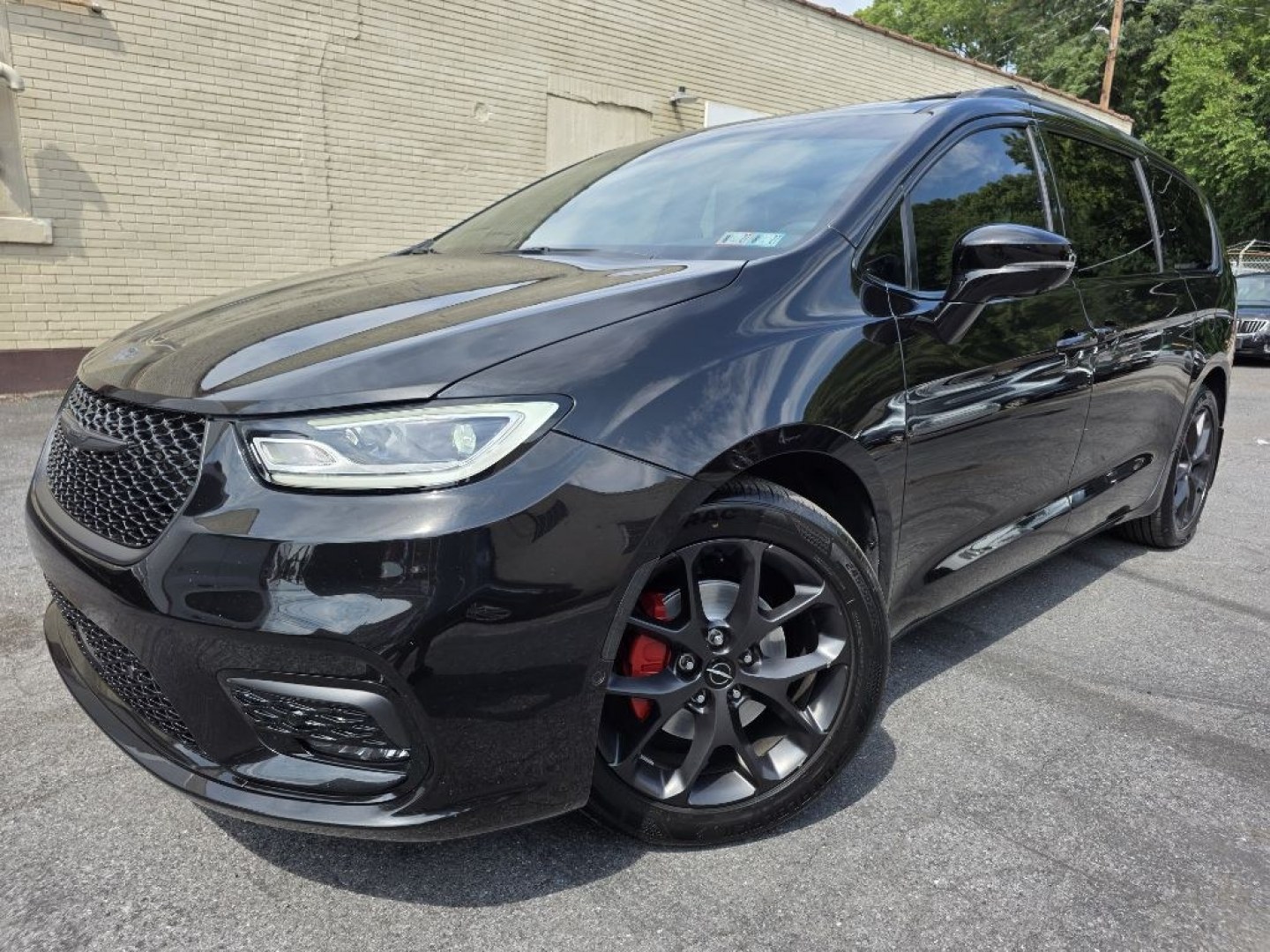 2022 BLACK CHRYSLER PACIFICA LIMITED (2C4RC1GG3NR) with an 3.6L engine, Automatic transmission, located at 117 North Cameron Street, Harrisburg, PA, 17101, (717) 963-8962, 40.266762, -76.875259 - WE FINANCE!!! MOST vehicles are available for financing. Good Credit/ Challenged Credit/ No Credit - ALL Trade-Ins Welcomed!!! APPLY ONLINE or CALL us TODAY Please call us to discuss your cash and/or financing options. Thanks for checking our inventory! We're here to help.- Photo#0