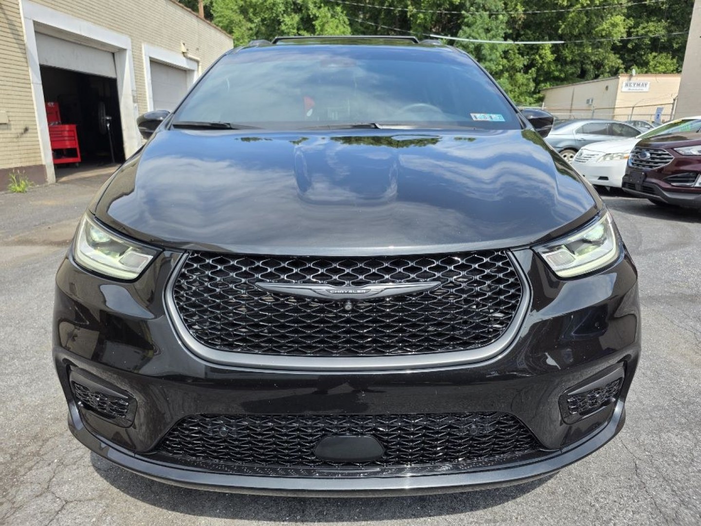 2022 BLACK CHRYSLER PACIFICA LIMITED (2C4RC1GG3NR) with an 3.6L engine, Automatic transmission, located at 117 North Cameron Street, Harrisburg, PA, 17101, (717) 963-8962, 40.266762, -76.875259 - WE FINANCE!!! MOST vehicles are available for financing. Good Credit/ Challenged Credit/ No Credit - ALL Trade-Ins Welcomed!!! APPLY ONLINE or CALL us TODAY Please call us to discuss your cash and/or financing options. Thanks for checking our inventory! We're here to help.- Photo#7