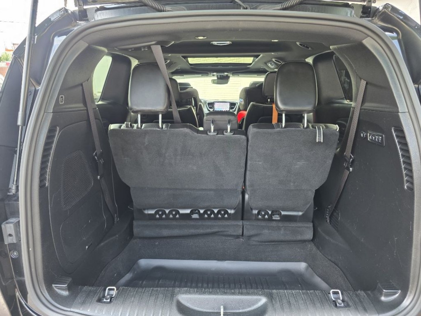 2022 BLACK CHRYSLER PACIFICA LIMITED (2C4RC1GG3NR) with an 3.6L engine, Automatic transmission, located at 117 North Cameron Street, Harrisburg, PA, 17101, (717) 963-8962, 40.266762, -76.875259 - WE FINANCE!!! MOST vehicles are available for financing. Good Credit/ Challenged Credit/ No Credit - ALL Trade-Ins Welcomed!!! APPLY ONLINE or CALL us TODAY Please call us to discuss your cash and/or financing options. Thanks for checking our inventory! We're here to help.- Photo#14