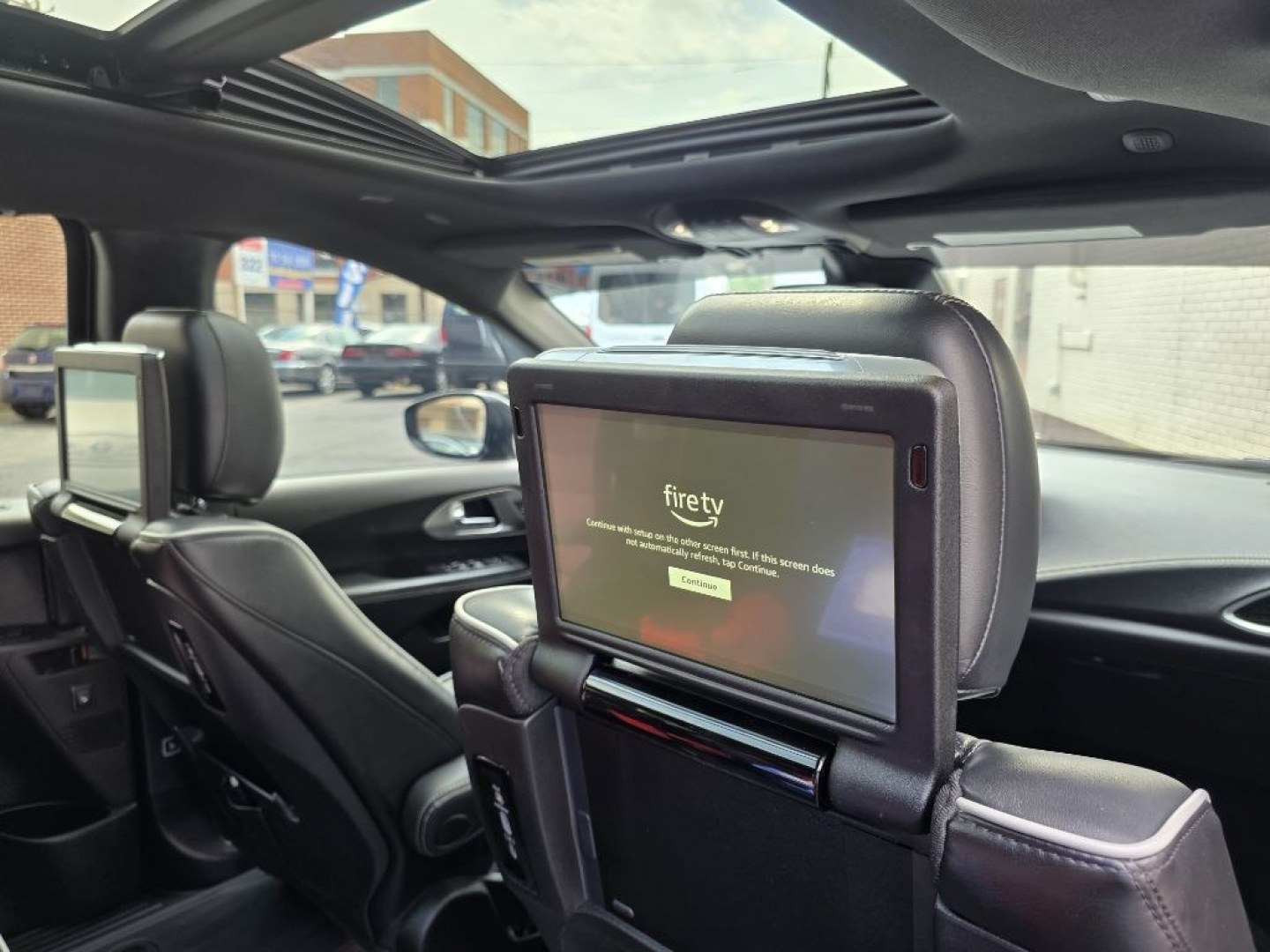 2022 BLACK CHRYSLER PACIFICA LIMITED (2C4RC1GG3NR) with an 3.6L engine, Automatic transmission, located at 117 North Cameron Street, Harrisburg, PA, 17101, (717) 963-8962, 40.266762, -76.875259 - WE FINANCE!!! MOST vehicles are available for financing. Good Credit/ Challenged Credit/ No Credit - ALL Trade-Ins Welcomed!!! APPLY ONLINE or CALL us TODAY Please call us to discuss your cash and/or financing options. Thanks for checking our inventory! We're here to help.- Photo#18