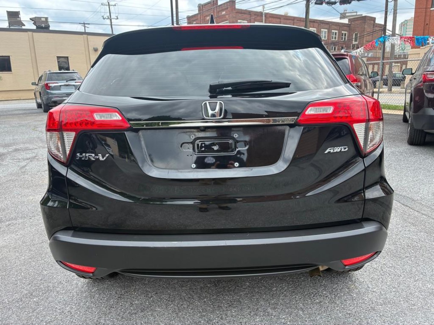 2022 BLACK HONDA HR-V LX (3CZRU6H30NM) with an 1.8L engine, Automatic transmission, located at 117 North Cameron Street, Harrisburg, PA, 17101, (717) 963-8962, 40.266762, -76.875259 - WE FINANCE!!! MOST vehicles are available for financing. Good Credit/ Challenged Credit/ No Credit - ALL Trade-Ins Welcomed!!! APPLY ONLINE or CALL us TODAY Please call us to discuss your cash and/or financing options. Thanks for checking our inventory! We're here to help.- Photo#3