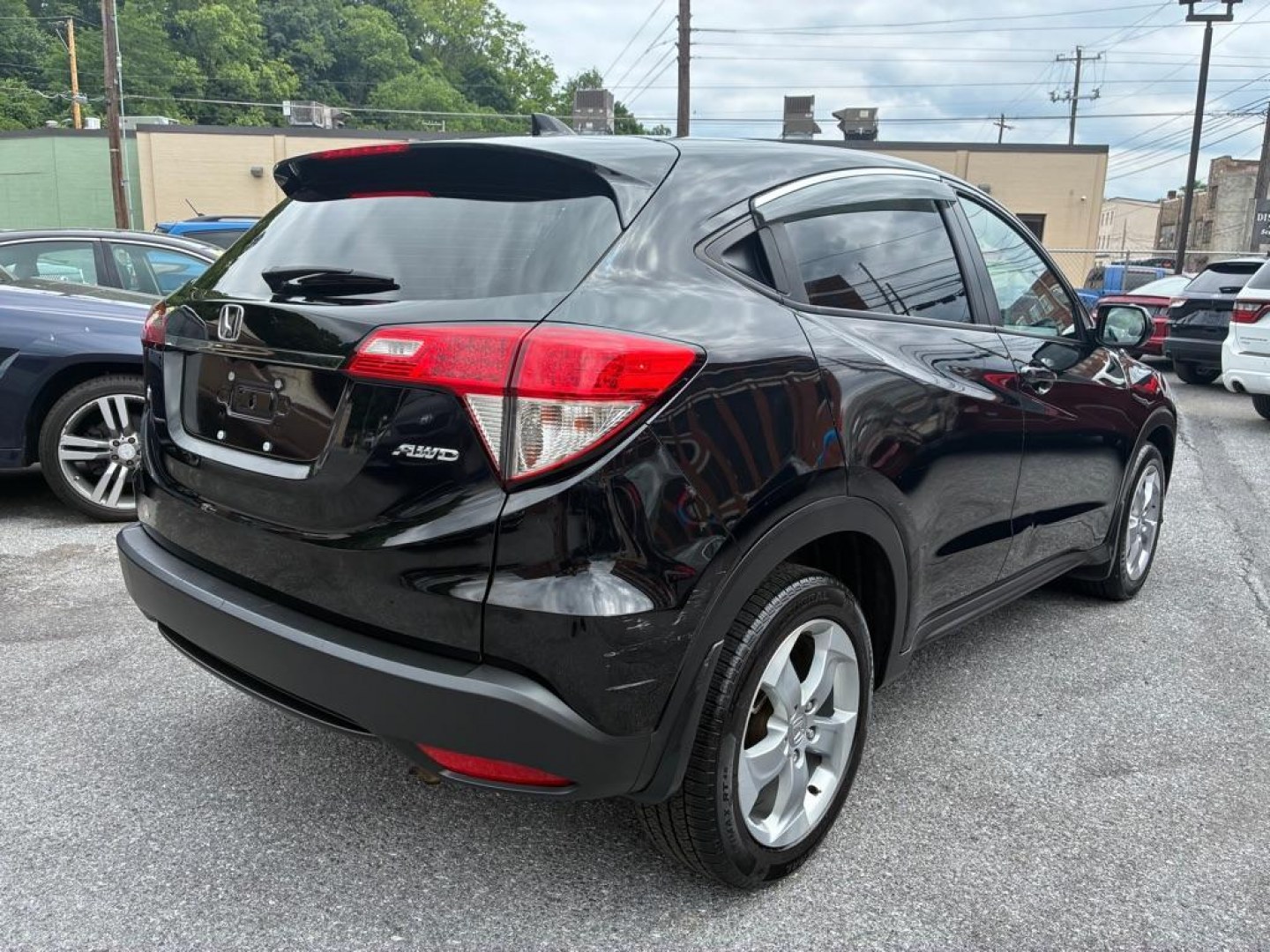 2022 BLACK HONDA HR-V LX (3CZRU6H30NM) with an 1.8L engine, Automatic transmission, located at 117 North Cameron Street, Harrisburg, PA, 17101, (717) 963-8962, 40.266762, -76.875259 - WE FINANCE!!! MOST vehicles are available for financing. Good Credit/ Challenged Credit/ No Credit - ALL Trade-Ins Welcomed!!! APPLY ONLINE or CALL us TODAY Please call us to discuss your cash and/or financing options. Thanks for checking our inventory! We're here to help.- Photo#4