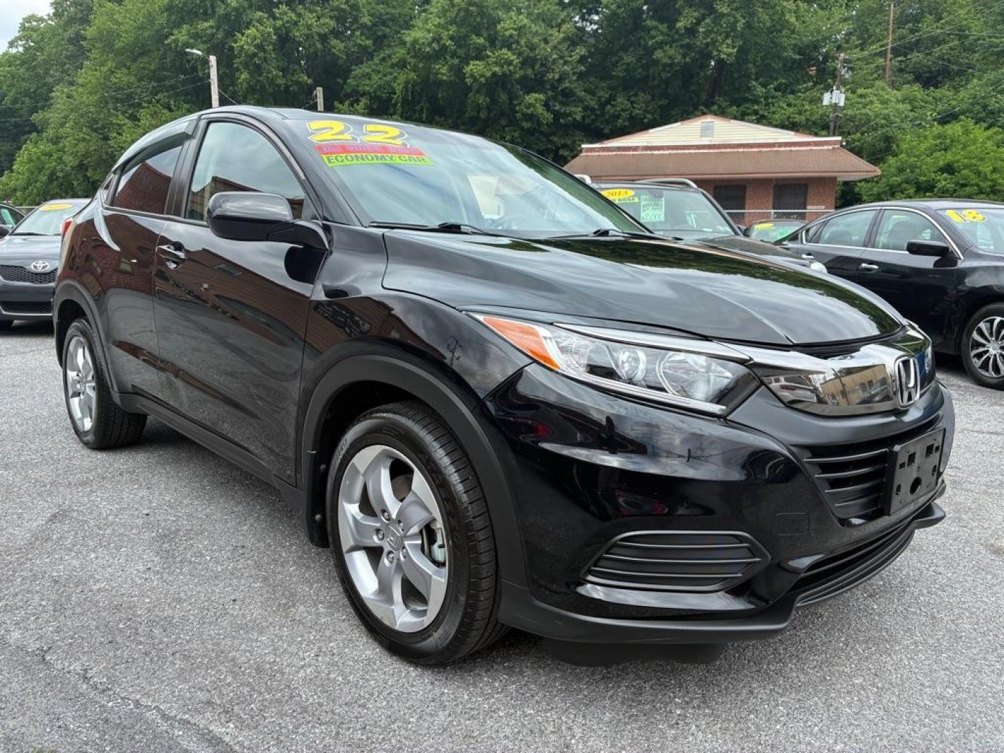 2022 BLACK HONDA HR-V LX (3CZRU6H30NM) with an 1.8L engine, Automatic transmission, located at 117 North Cameron Street, Harrisburg, PA, 17101, (717) 963-8962, 40.266762, -76.875259 - WE FINANCE!!! MOST vehicles are available for financing. Good Credit/ Challenged Credit/ No Credit - ALL Trade-Ins Welcomed!!! APPLY ONLINE or CALL us TODAY Please call us to discuss your cash and/or financing options. Thanks for checking our inventory! We're here to help.- Photo#6