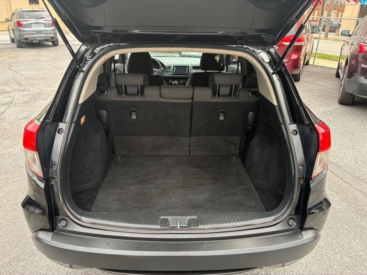 2022 BLACK HONDA HR-V LX (3CZRU6H30NM) with an 1.8L engine, Automatic transmission, located at 117 North Cameron Street, Harrisburg, PA, 17101, (717) 963-8962, 40.266762, -76.875259 - WE FINANCE!!! MOST vehicles are available for financing. Good Credit/ Challenged Credit/ No Credit - ALL Trade-Ins Welcomed!!! APPLY ONLINE or CALL us TODAY Please call us to discuss your cash and/or financing options. Thanks for checking our inventory! We're here to help.- Photo#10