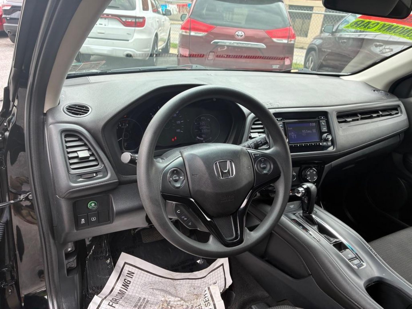 2022 BLACK HONDA HR-V LX (3CZRU6H30NM) with an 1.8L engine, Automatic transmission, located at 117 North Cameron Street, Harrisburg, PA, 17101, (717) 963-8962, 40.266762, -76.875259 - WE FINANCE!!! MOST vehicles are available for financing. Good Credit/ Challenged Credit/ No Credit - ALL Trade-Ins Welcomed!!! APPLY ONLINE or CALL us TODAY Please call us to discuss your cash and/or financing options. Thanks for checking our inventory! We're here to help.- Photo#14