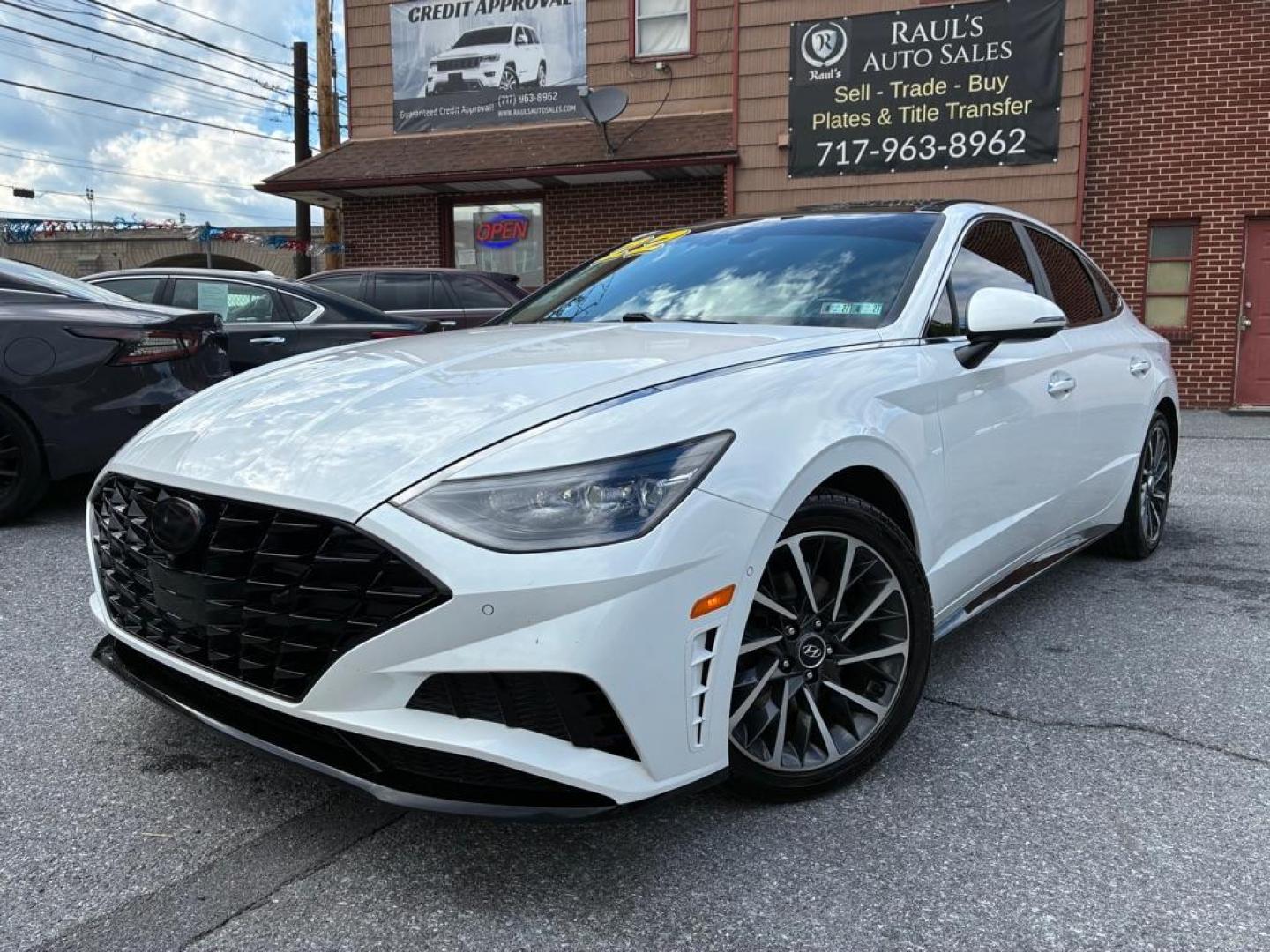 2022 WHITE HYUNDAI SONATA LIMITED (KMHL34J21NA) with an 1.6L engine, Automatic transmission, located at 117 North Cameron Street, Harrisburg, PA, 17101, (717) 963-8962, 40.266762, -76.875259 - WE FINANCE!!! MOST vehicles are available for financing. Good Credit/ Challenged Credit/ No Credit - ALL Trade-Ins Welcomed!!! APPLY ONLINE or CALL us TODAY Please call us to discuss your cash and/or financing options. Thanks for checking our inventory! We're here to help.- Photo#0