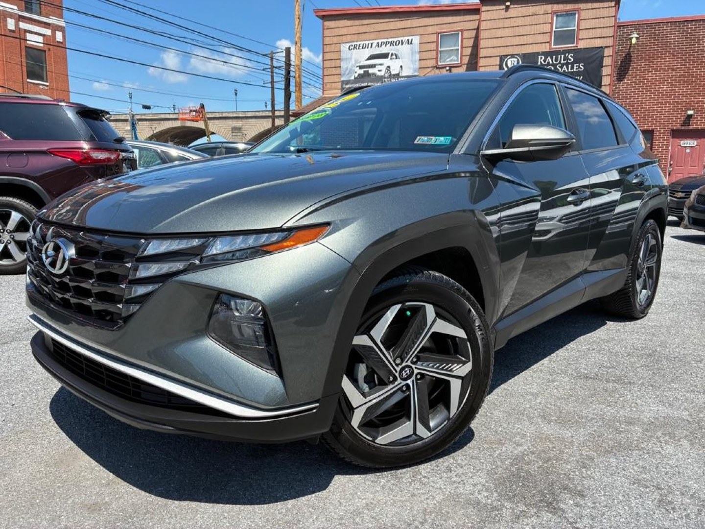 2022 GREEN HYUNDAI TUCSON SEL (5NMJF3AE7NH) with an 2.5L engine, Automatic transmission, located at 117 North Cameron Street, Harrisburg, PA, 17101, (717) 963-8962, 40.266762, -76.875259 - WE FINANCE!!! MOST vehicles are available for financing. Good Credit/ Challenged Credit/ No Credit - ALL Trade-Ins Welcomed!!! APPLY ONLINE or CALL us TODAY Please call us to discuss your cash and/or financing options. Thanks for checking our inventory! We're here to help.- Photo#0