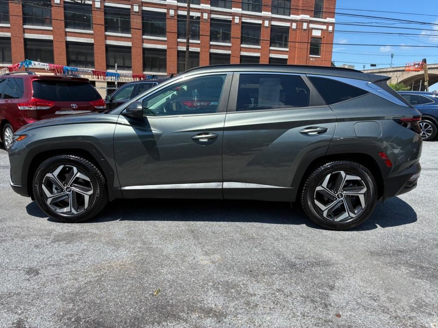 2022 GREEN HYUNDAI TUCSON SEL (5NMJF3AE7NH) with an 2.5L engine, Automatic transmission, located at 117 North Cameron Street, Harrisburg, PA, 17101, (717) 963-8962, 40.266762, -76.875259 - WE FINANCE!!! MOST vehicles are available for financing. Good Credit/ Challenged Credit/ No Credit - ALL Trade-Ins Welcomed!!! APPLY ONLINE or CALL us TODAY Please call us to discuss your cash and/or financing options. Thanks for checking our inventory! We're here to help.- Photo#1