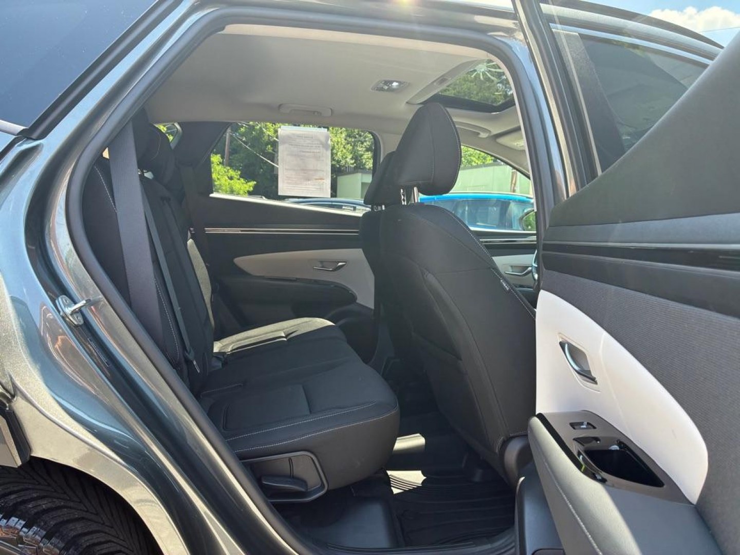 2022 GREEN HYUNDAI TUCSON SEL (5NMJF3AE7NH) with an 2.5L engine, Automatic transmission, located at 117 North Cameron Street, Harrisburg, PA, 17101, (717) 963-8962, 40.266762, -76.875259 - WE FINANCE!!! MOST vehicles are available for financing. Good Credit/ Challenged Credit/ No Credit - ALL Trade-Ins Welcomed!!! APPLY ONLINE or CALL us TODAY Please call us to discuss your cash and/or financing options. Thanks for checking our inventory! We're here to help.- Photo#9